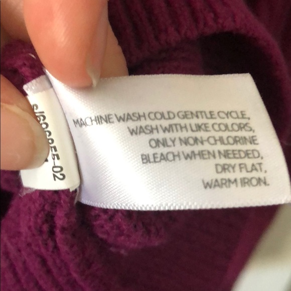 Old Navy Knit Sweater - Picture 3 of 4